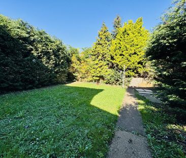 4 bedroom semi-detached house to rent - Photo 5