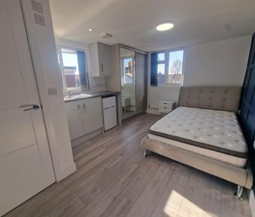 Studio to rent - Photo 1