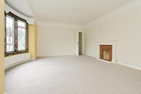 4 bedroom detached house to rent - Photo 3