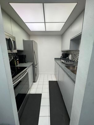 For Lease - 8351 Mclaughlin Road Unit# 332, Brampton, Ontario - Photo 1