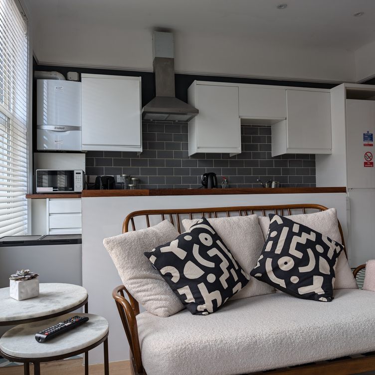 Room in a Shared Flat, Springbank Road, SE13 - Photo 1