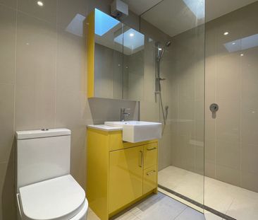 Top Floor, Highly Convenient Location - Photo 4