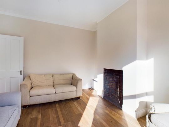 121 Haypark Avenue, Belfast, BT7 3FG - Photo 1