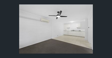 Stylish One-Bedroom Across from the Broadwater - Photo 3