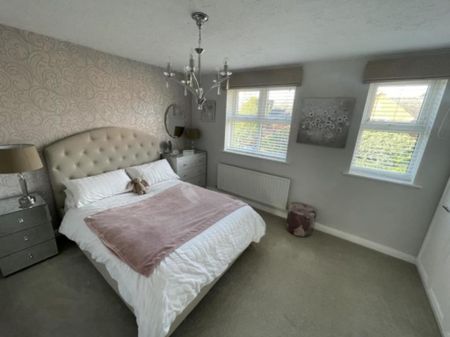 3 bedroom semi-detached house to rent - Photo 4