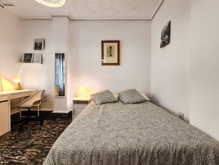 Calle de Castellón, Valencia, Valencian Community 46004 - Photo 4