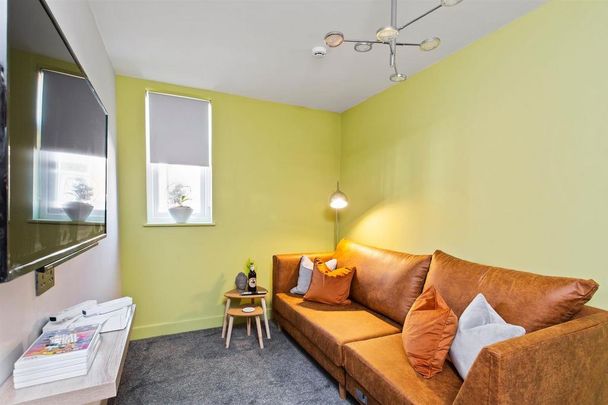 1 bedroom in a house share to rent - Photo 1