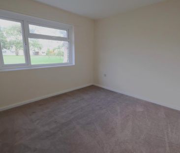 1 bedroom ground floor flat to rent - Photo 4
