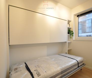 Volledig gerenoveerd, gemeubeld hoekappartement gelegen op enkele s... - Photo 5