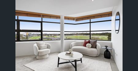 Sun-Drenched North-East Facing Apartment Overlooking Royal Randwick Racecourse, Heated Pool - Photo 5