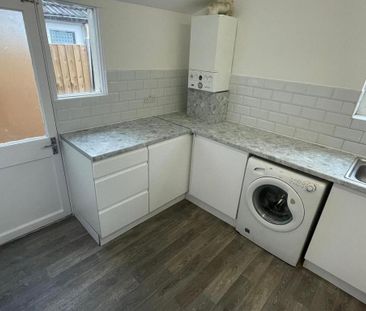 2 bedroom terraced house to rent - Photo 6