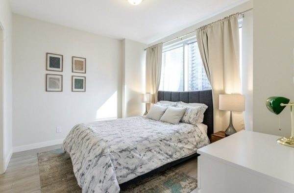 Edmonton Furnished Condo Rental in Downtown - Luxury Furnished 1 Bedroom Condo in Downtown Edmonton w/ Underground Parking - Photo 1