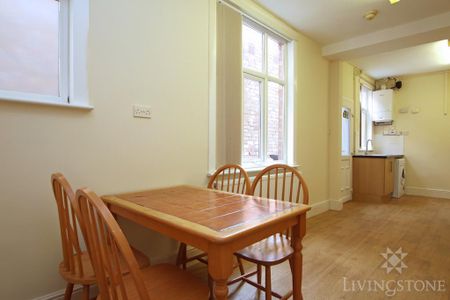 4 bedroom terraced house to rent - Photo 3