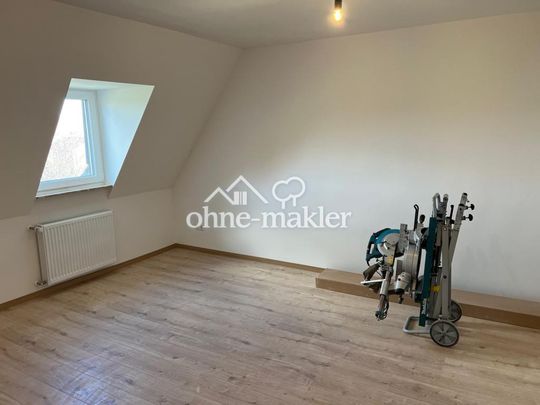 Komplett sanierte DG-Wohnung im Altbau (mit moderner Einbauküche) - Foto 1