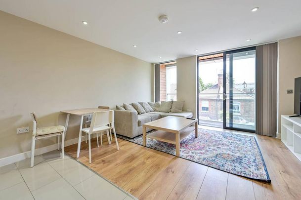 2 bedroom flat to rent - Photo 1