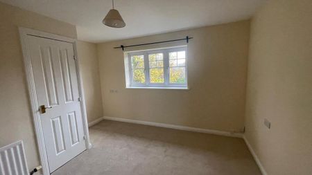 2 bedroom semi-detached house to rent - Photo 4