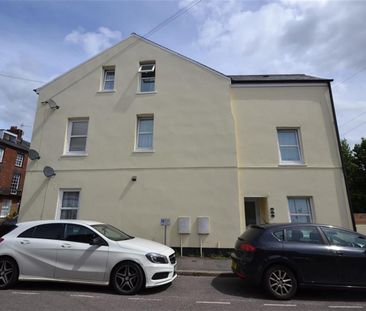 1 bedroom Flat To Let - Photo 2