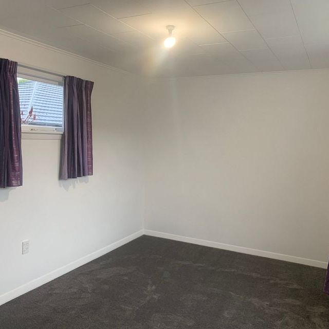 Great Location Family Home - Photo 1