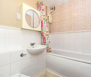 Clarence Close, New Barnet, Barnet, EN4 - Photo 5