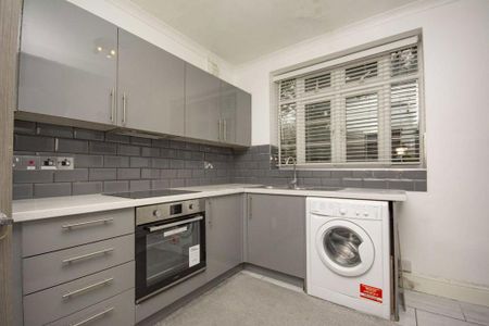 3 bedroom flat to rent - Photo 5