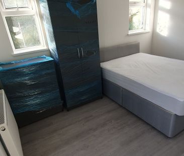 Flat 2, 167 Richmond Road, Roath, Cardiff, CF24 3BT - Photo 2