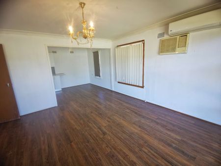 Freshly Updated 3-Bedroom Family Home in Quiet Cul-De-Sac – 14 Hales Place, Blackett NSW - Photo 4