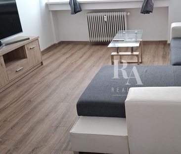 PRENÁJOM 3 - IZBOVÝ ZARIADENÝ BYT BLÍZKE CENTRUM S PARKOVANÍM - Fotografia 4