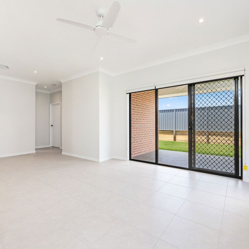 Stunning Four Bedroom Home - Ducted A/C - Photo 1