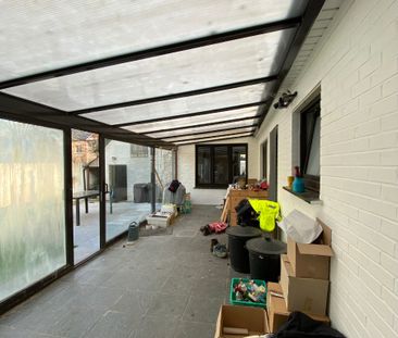 Volledig gerenoveerde woning met tuintje en ruime garage - Photo 3