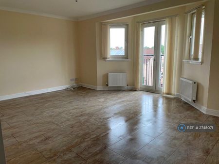 2 bedroom flat to rent - Photo 2