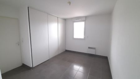 location Appartement T3 DE 65.3m² À MARSEILLE - Photo 3
