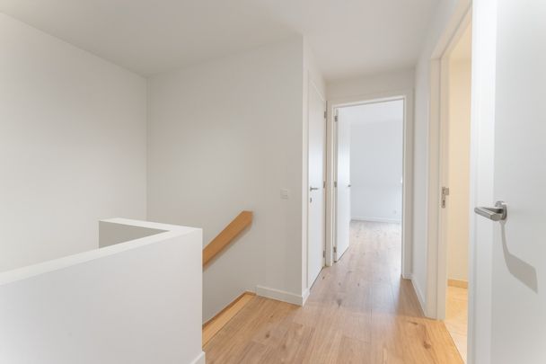 Stijlvolle halfopen nieuwbouwwoning te huur in Beveren-Leie - Foto 1