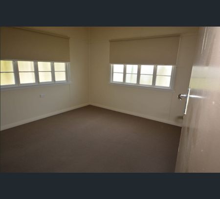 12 Tynan Street, Park Avenue, Qld 4701 - Photo 2