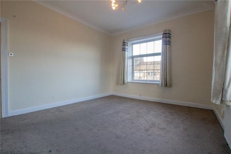 2 bedroom end of terrace house to rent - Photo 4