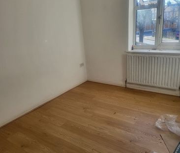 3 Bed Terraced House, Denmark Street, E13 - Photo 5