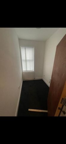 4 bedroom end of terrace house to rent - Photo 4