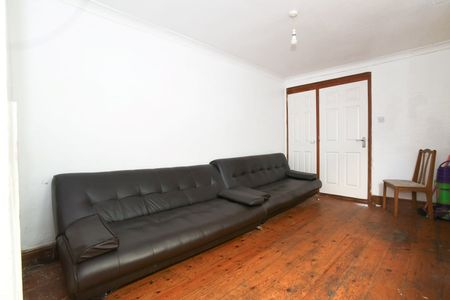 6 Bed Terraced House, St. Georges Road, BN2 - Photo 3