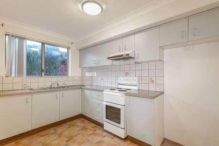 2 Bedroom Unit in a Central Location! - Photo 4