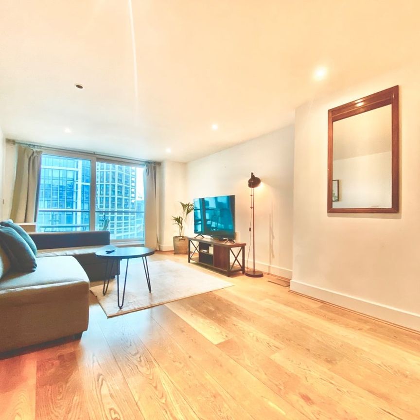 1 Bed Flat, St. George Wharf, SW8 - Photo 1