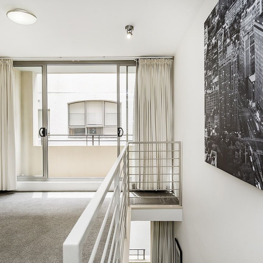 Superb inner city pad with dual balconies – stroll to central station & CBD - Photo 1