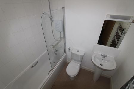3 bedroom apartment to rent - Photo 2