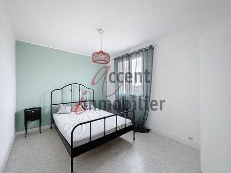 Avignon Proche Hôpital : T3 70 m², meublé, dernier étage avec ascenseur, balcon et parking, - Photo 3