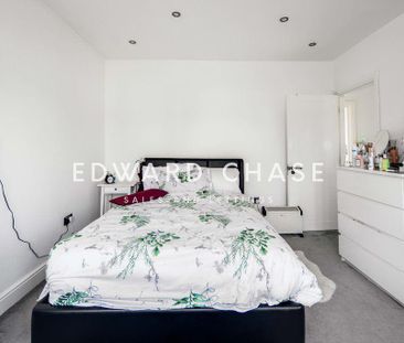 4 bedroom semi-detached house to rent - Photo 4