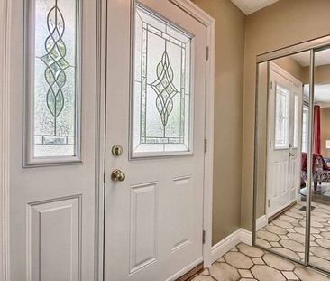 For Lease - 28 Collins Crescent, Aurora, Ontario - Photo 4