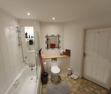 Room in a Shared Flat, Barking, IG11 - Photo 4