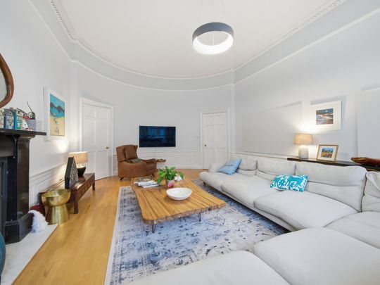 5 bedroom house to rent - Photo 1