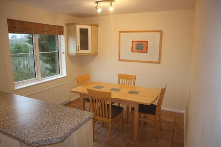 12 Station Square, Helens Bay, Bangor, BT19 1TN - Photo 3