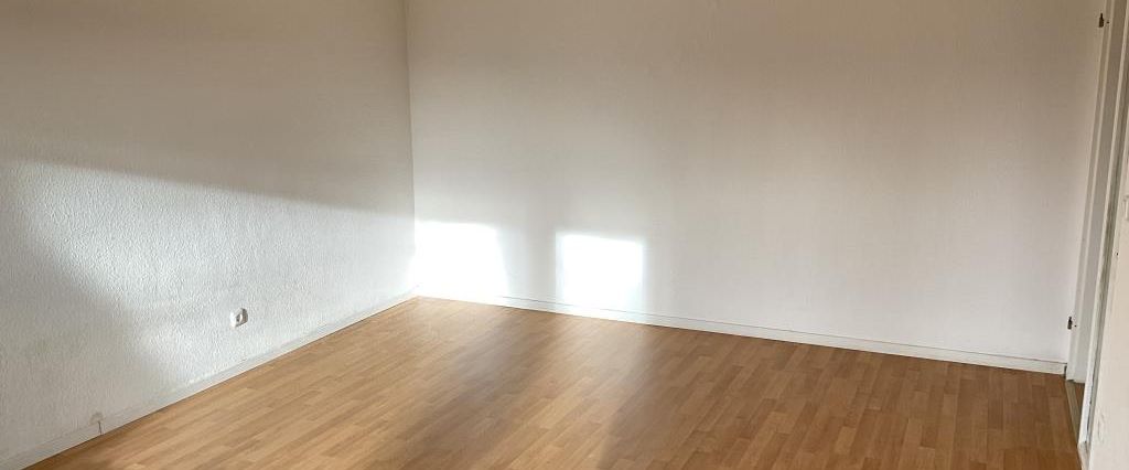 Große 3-Zimmer-Wohnung in Duisburg Mittelmeiderich - Photo 1