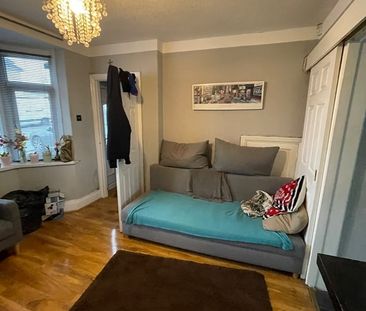 3 Bed Terraced House, Spring Hill, BS15 - Photo 3