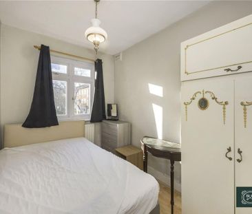 4 bedroom end of terrace house to rent - Photo 4